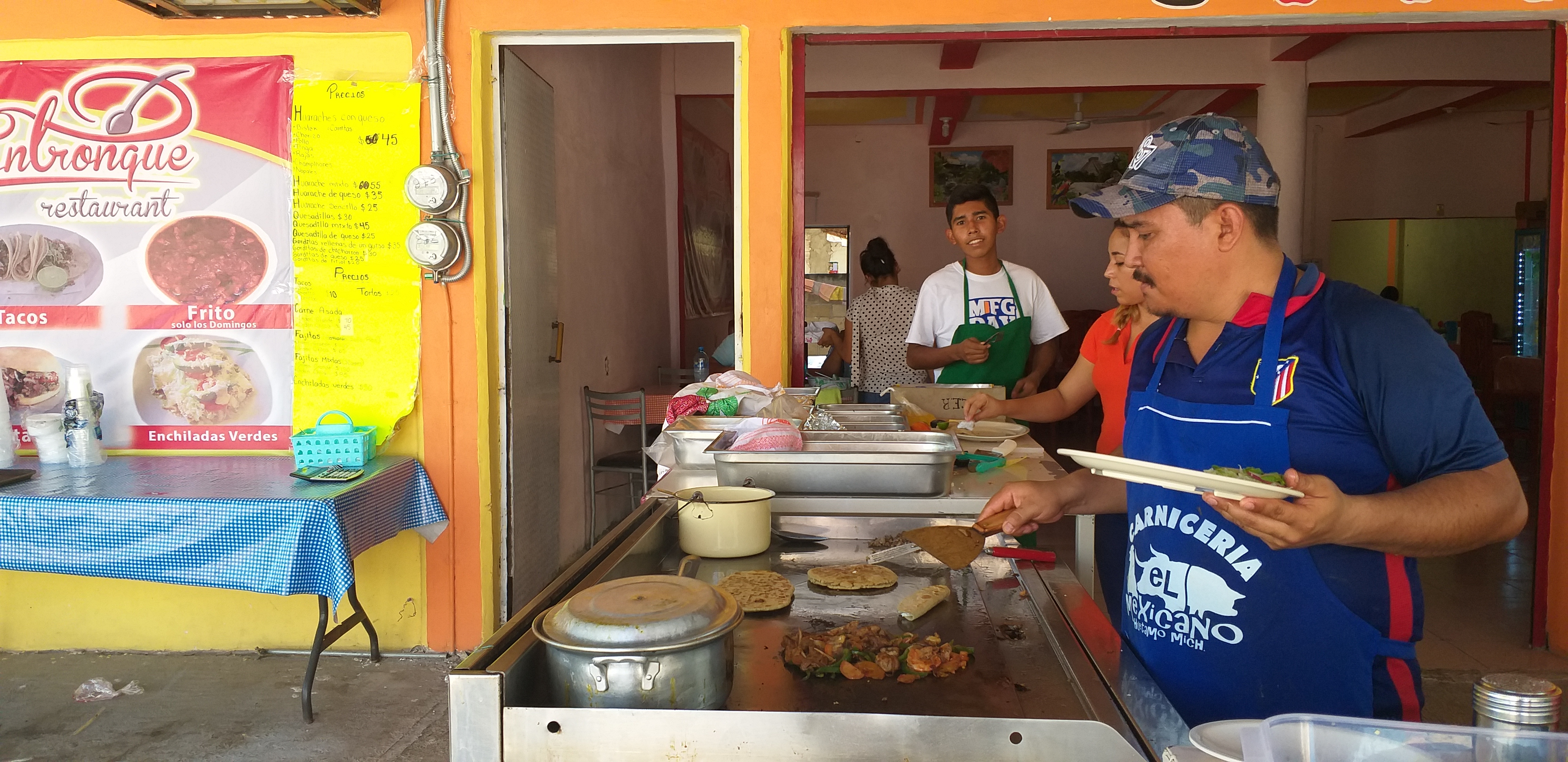 El Entronque Restaurant Zirandaro image 3