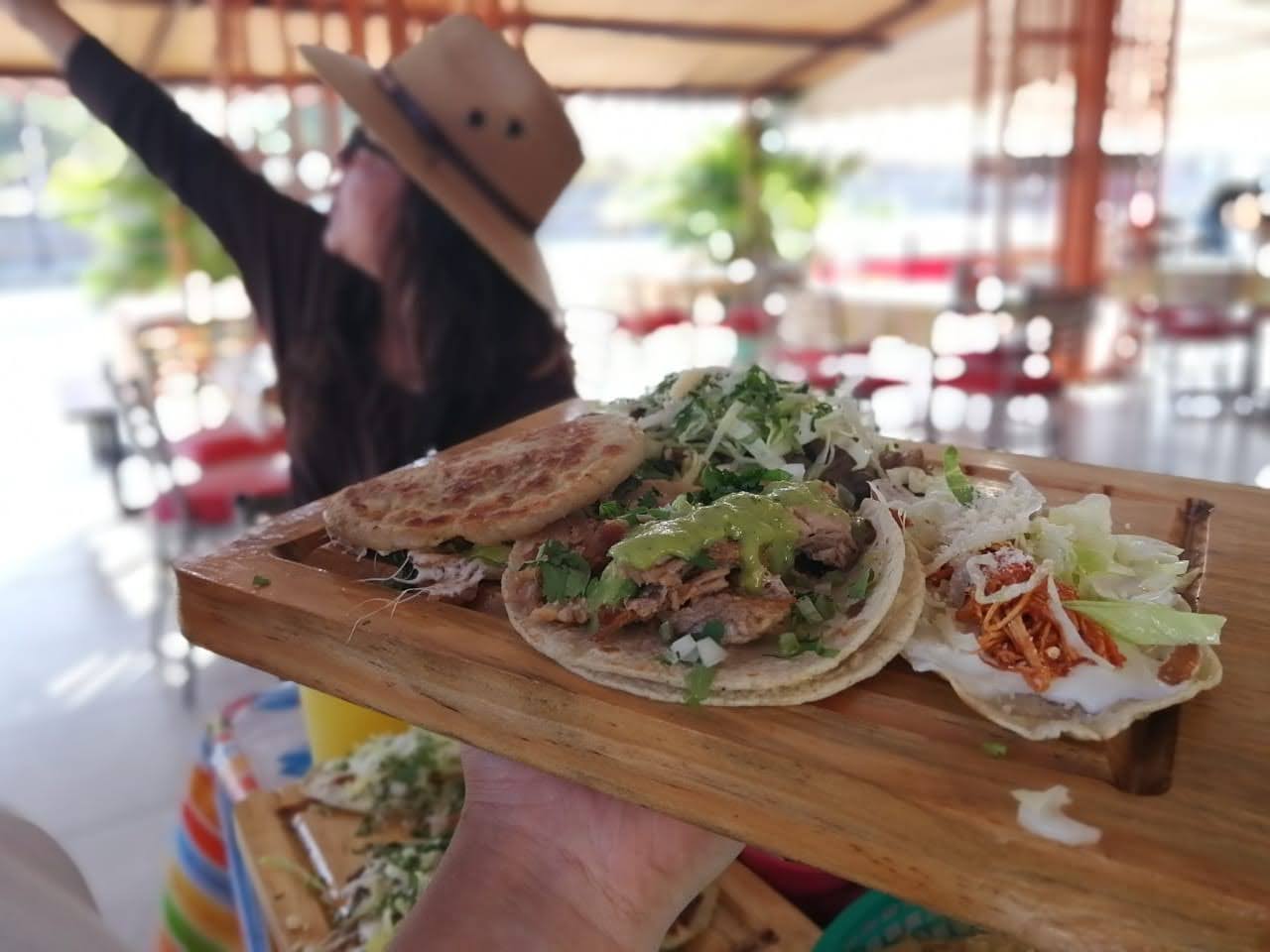 El Entronque Restaurant image 7