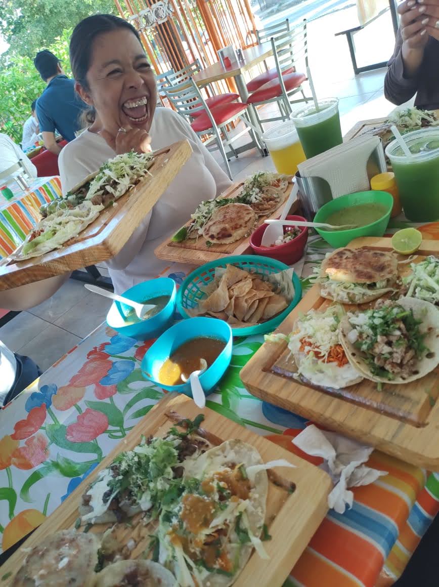 El Entronque Restaurant image 8