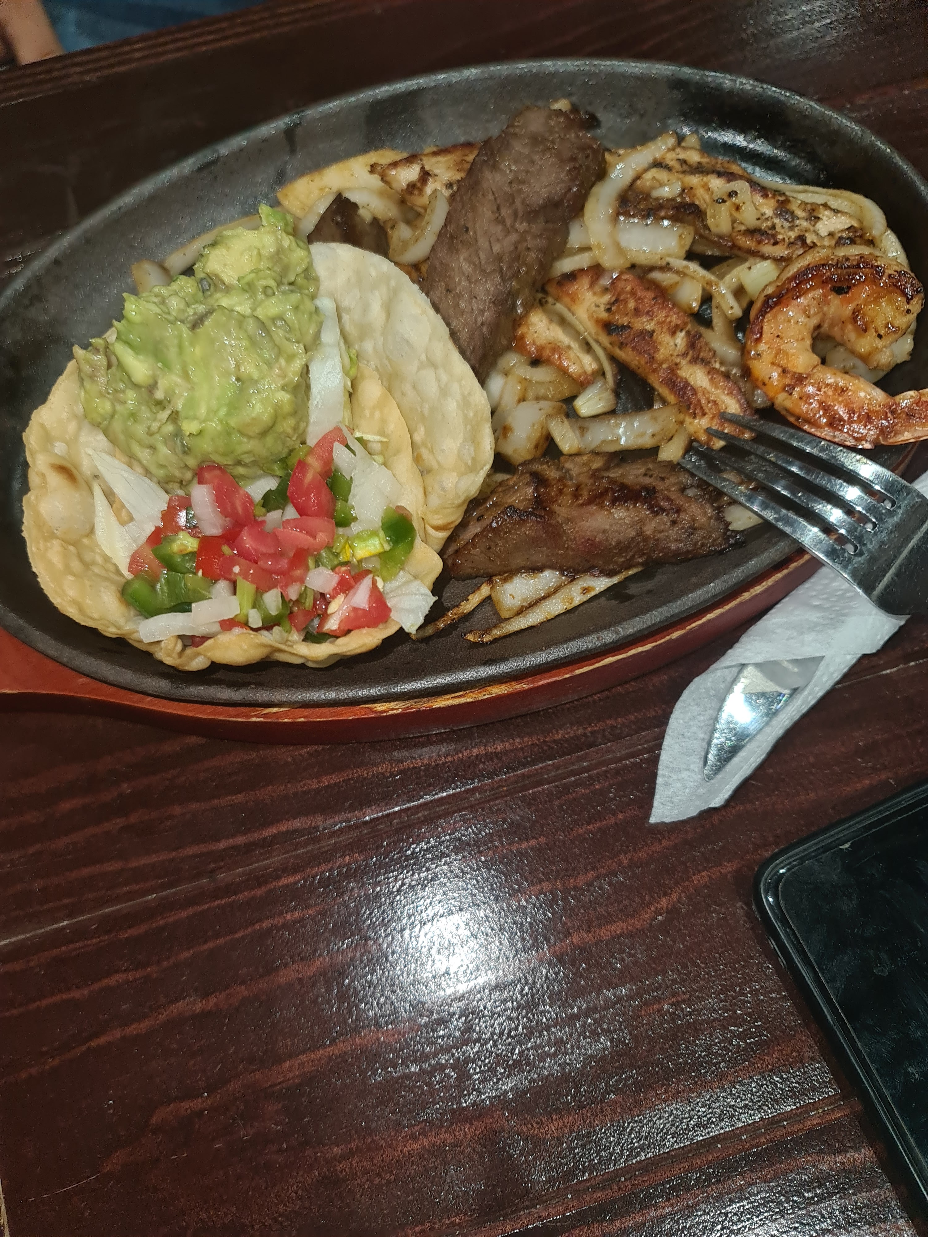 AJII BAR & GRILL image 5