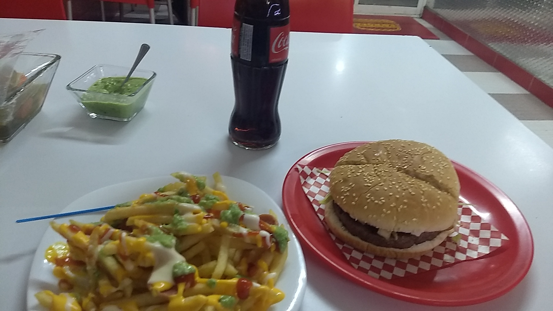 La Roca Hamburguesas image 6