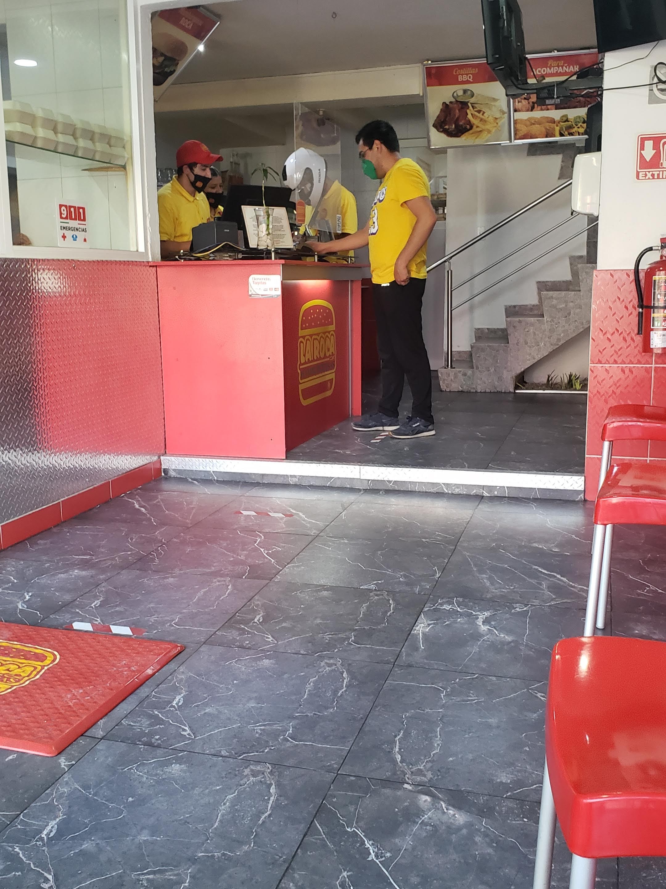 La Roca Hamburguesas image 9