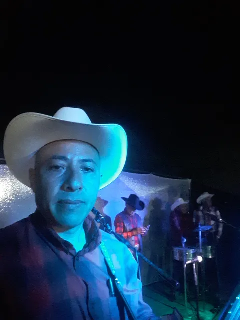 El rodeo image 2