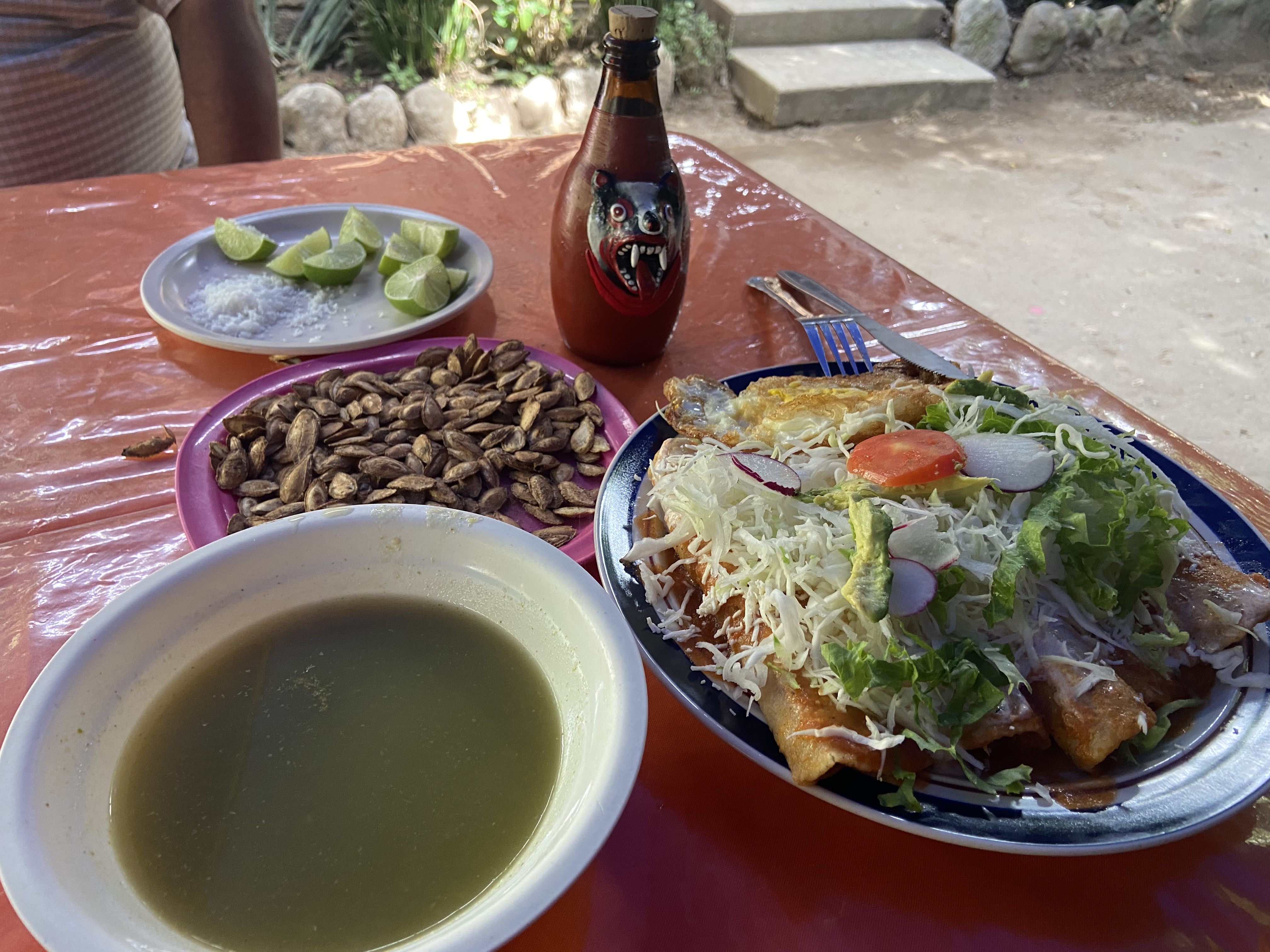 Pozoleria y Restaurant "Las galeras" image 6