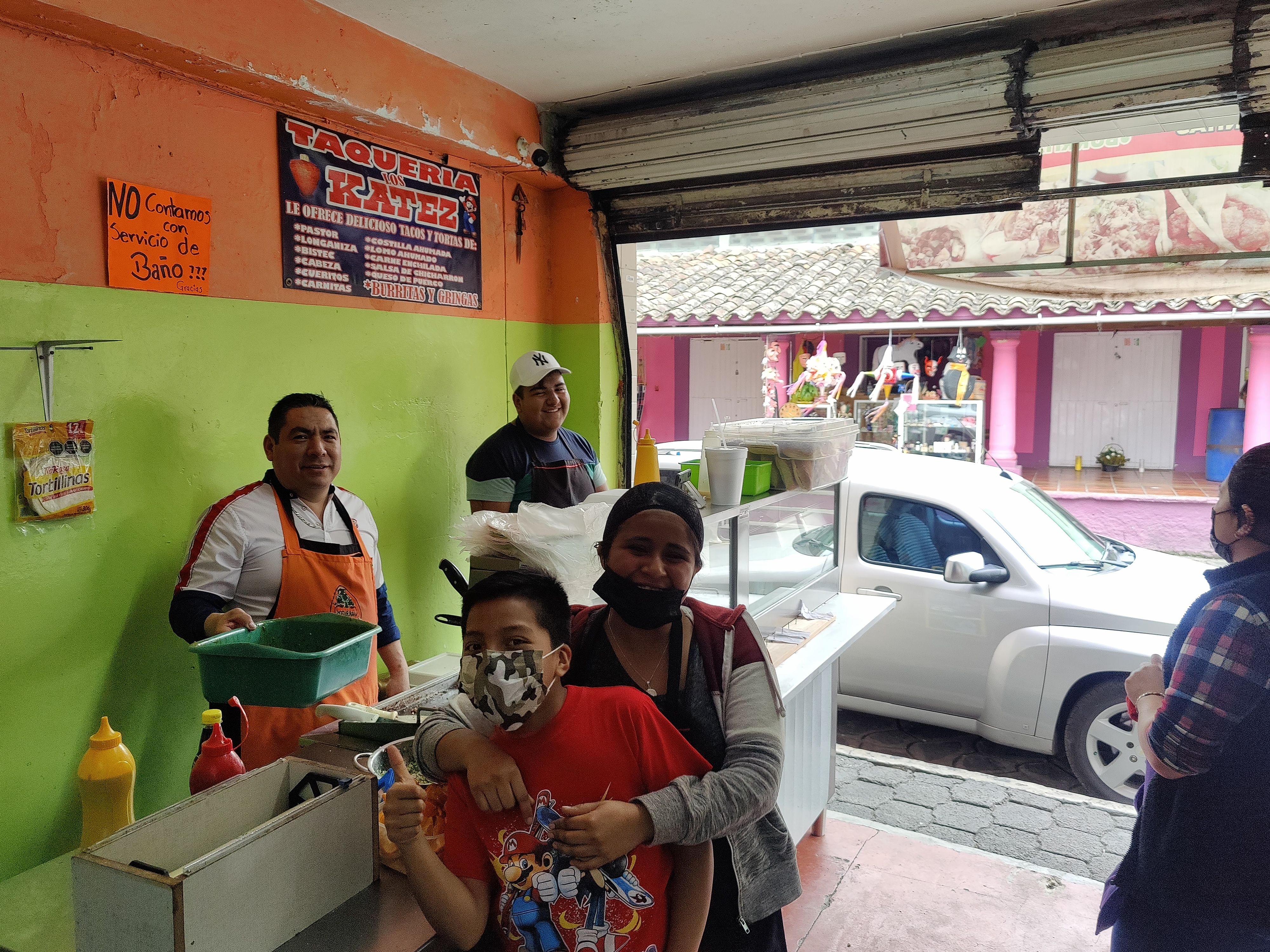 Taqueria "Los kates" image 10