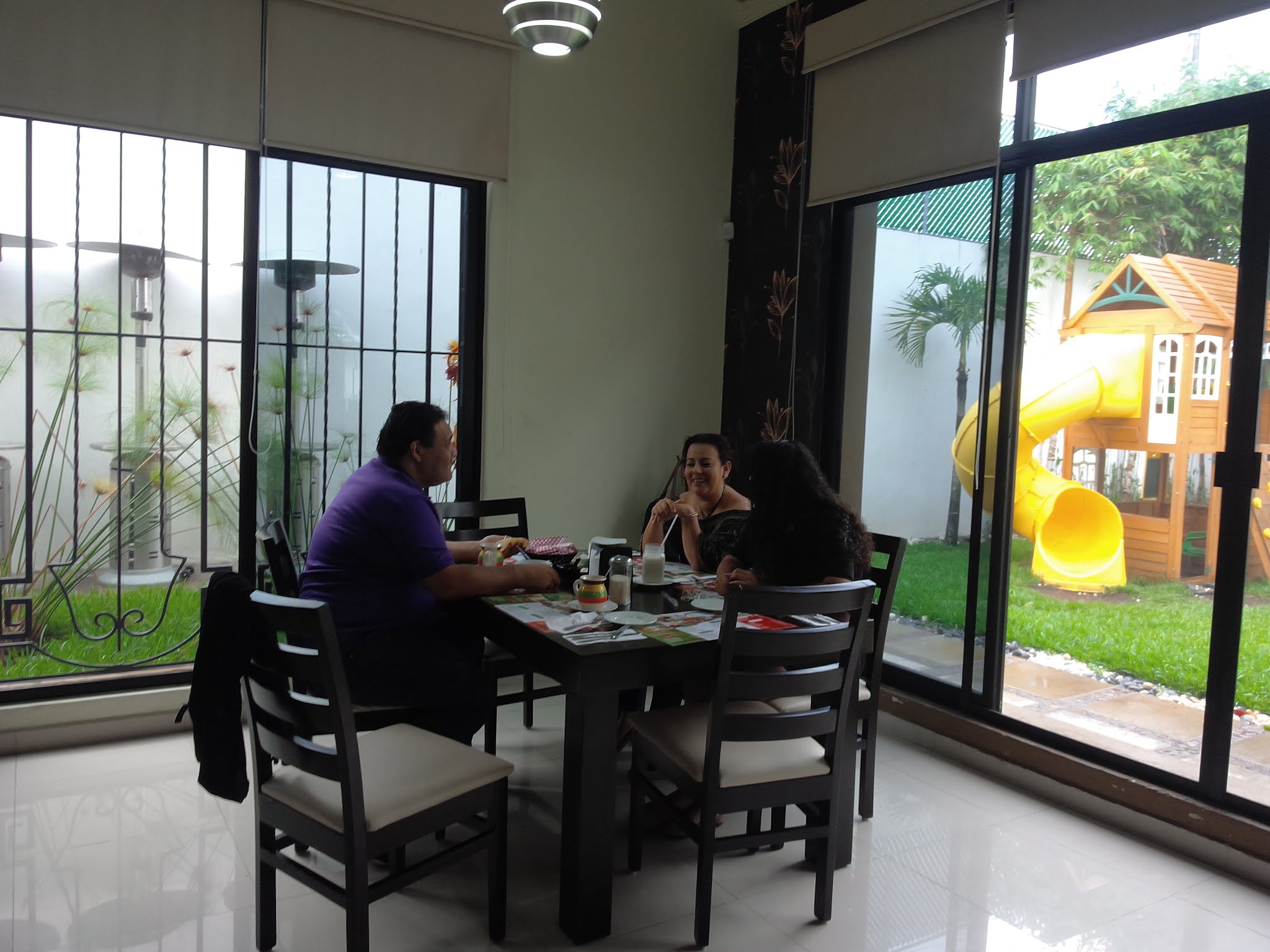 Los Golovanes image 6