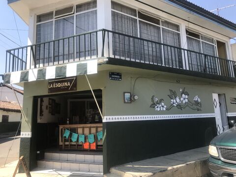 La esquina Flor de Pera image 1