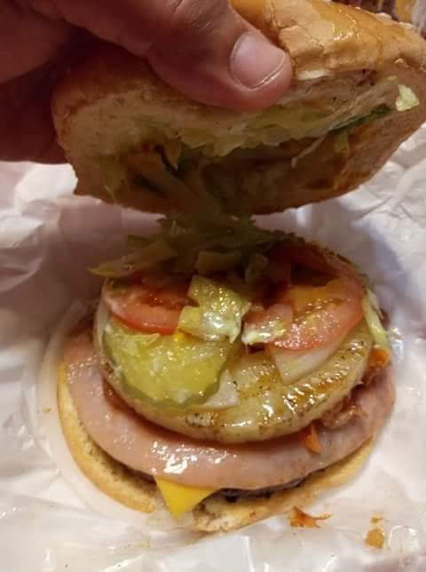 Julio's Burger image 4