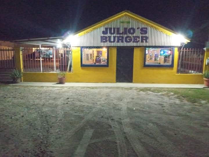 Julio's Burger image 8