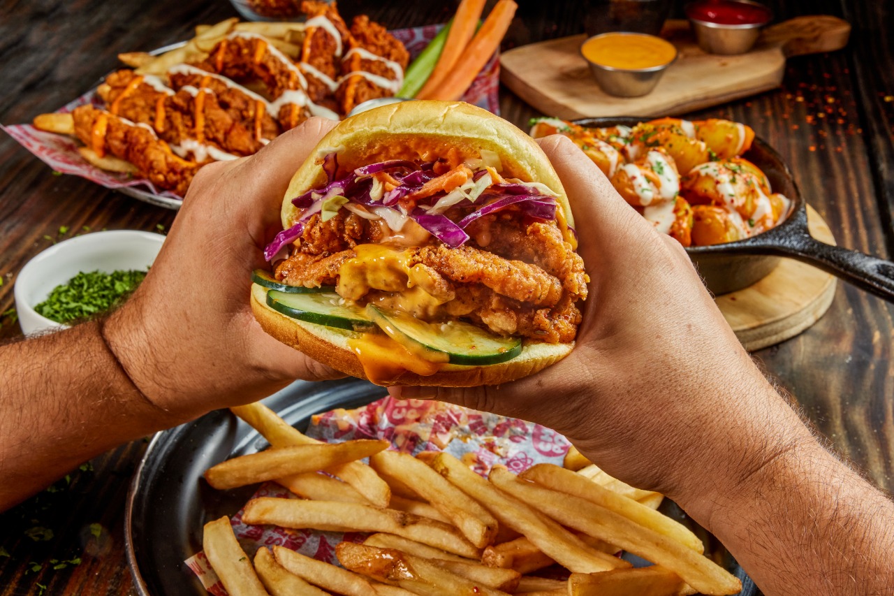 Las Alitas Metepec image 2