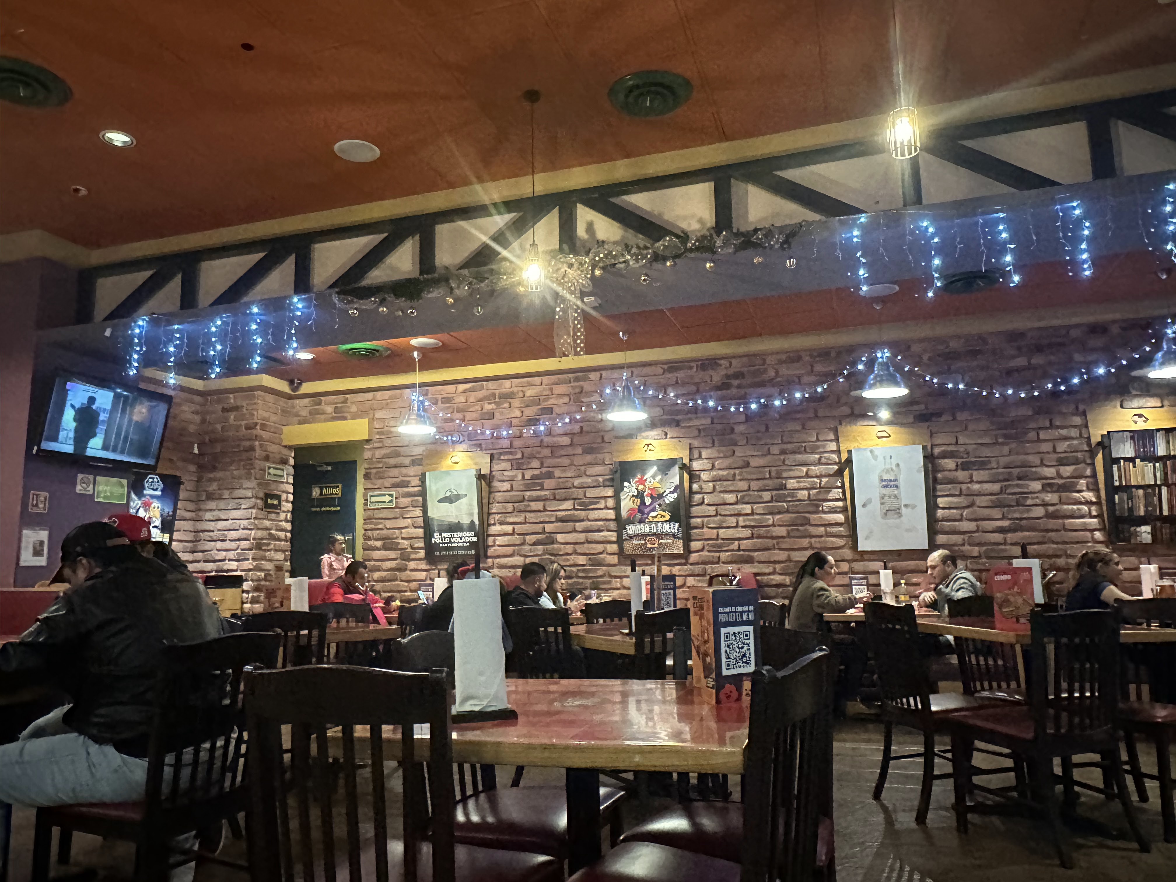 Las Alitas Metepec image 6