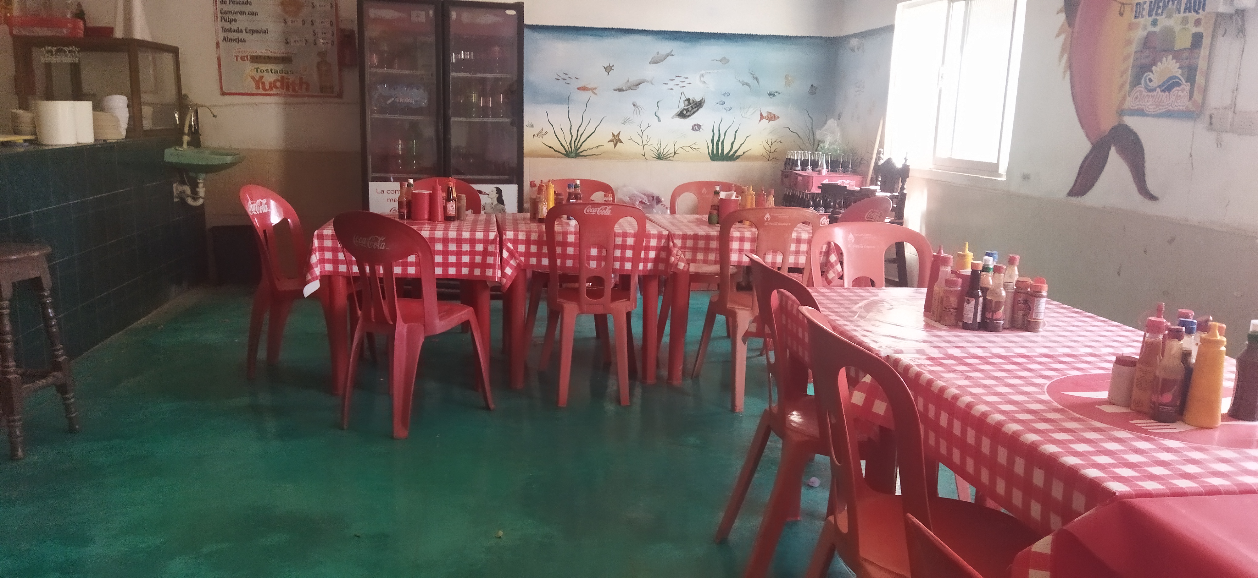 Mariscos el perico image 1