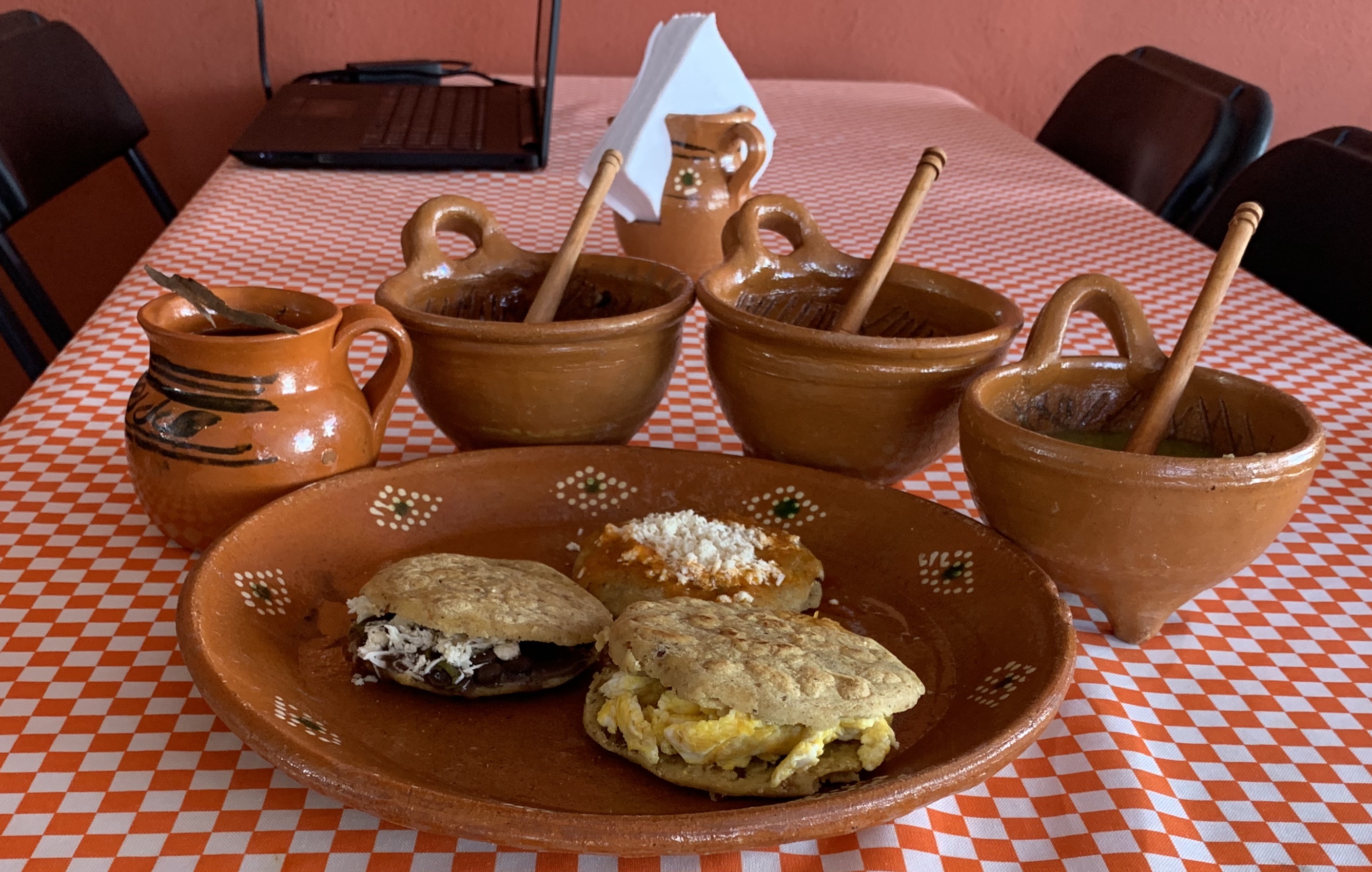 LOS MANTELES image 2