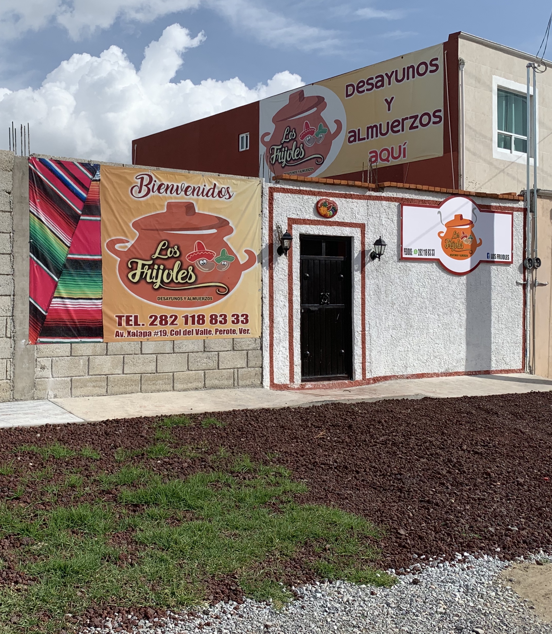 LOS MANTELES image 9