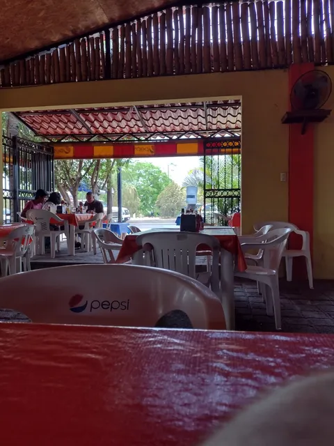 Mariscos Y Mojarras Richi Peña image 1