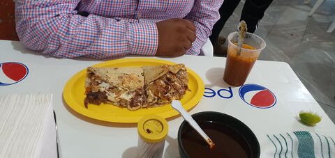 Birria de Chivo El Pariente image 5