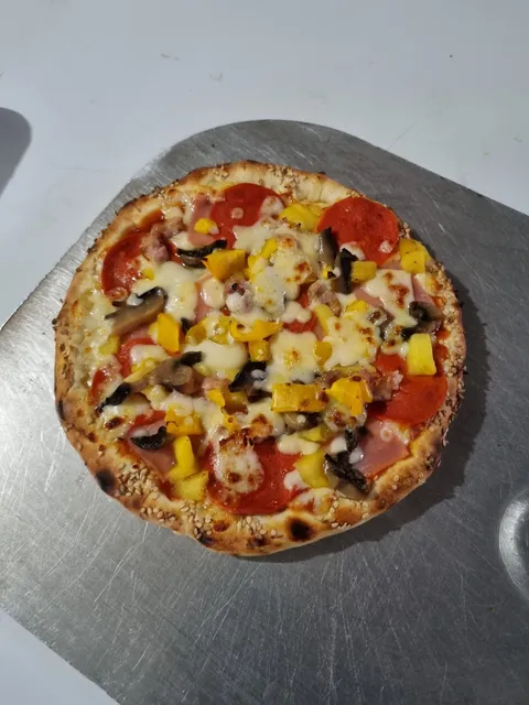 Banana King Pizzeria image 6