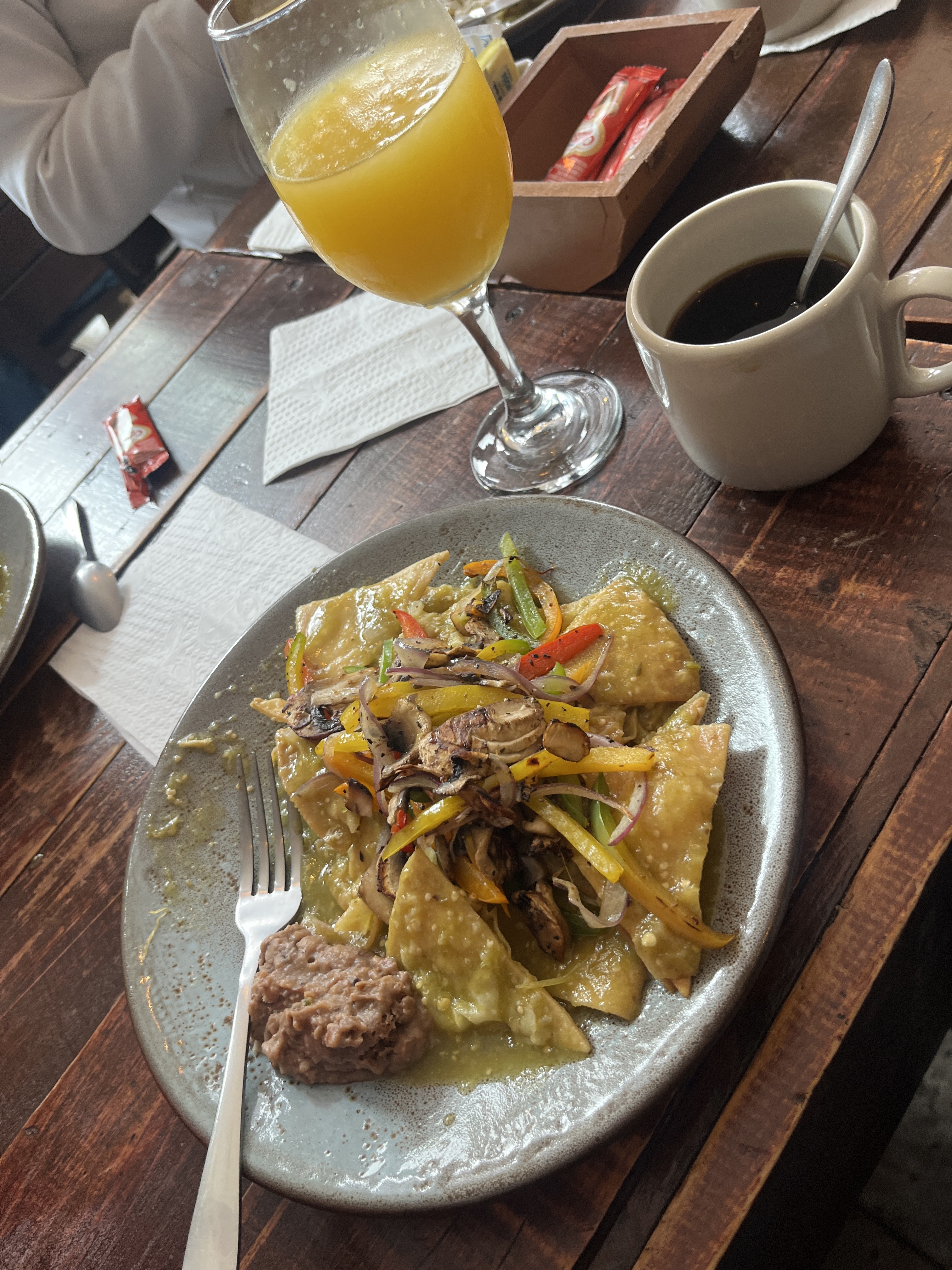 ESTHELLA Pizzería Napolitana & Trattoria image 3