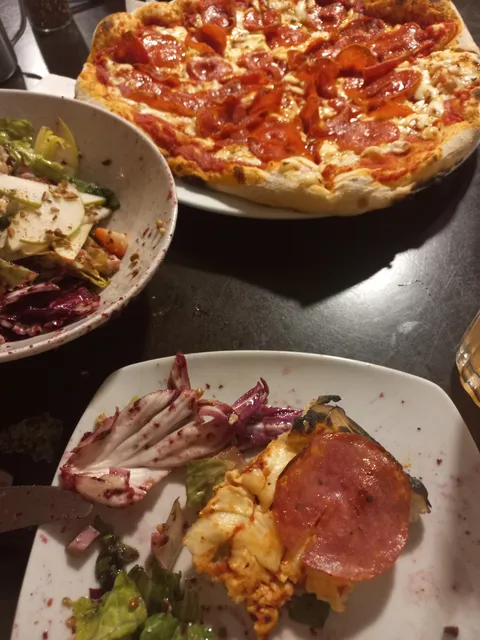 ESTHELLA Pizzería Napolitana & Trattoria image 4
