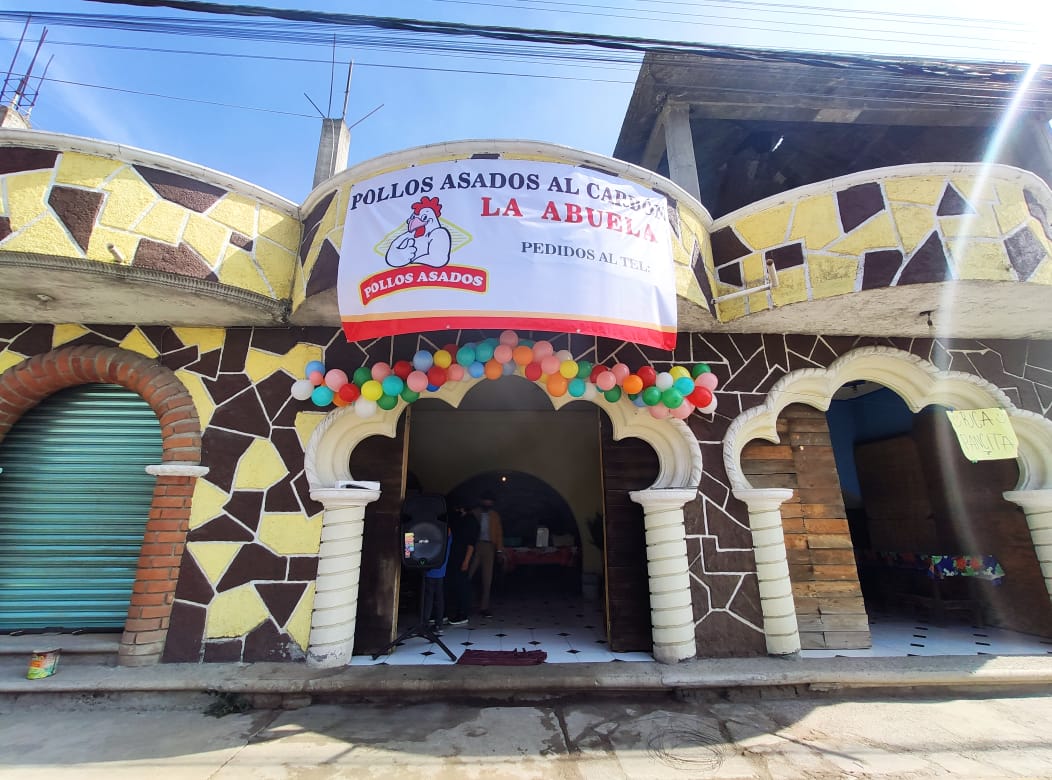 Pollos al Carbón La ABUELA image 1