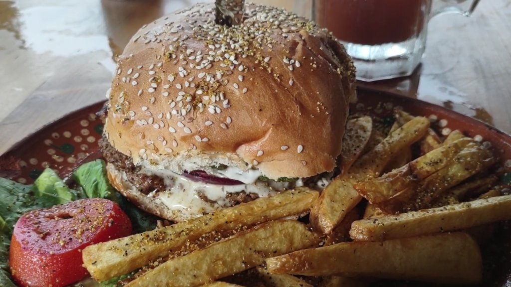 Betto's Burger Bar image 1