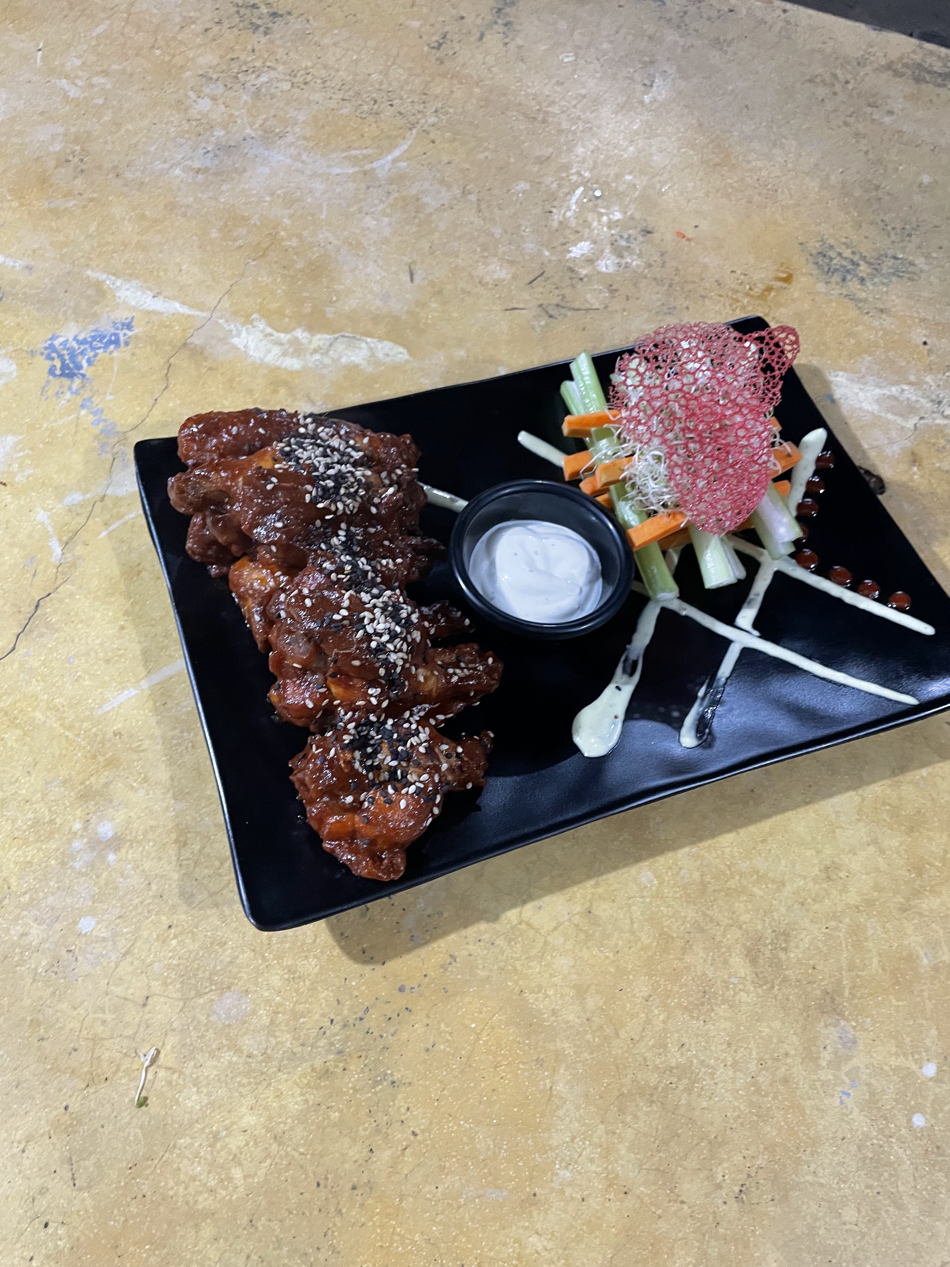 Deli sushi & wings image 2