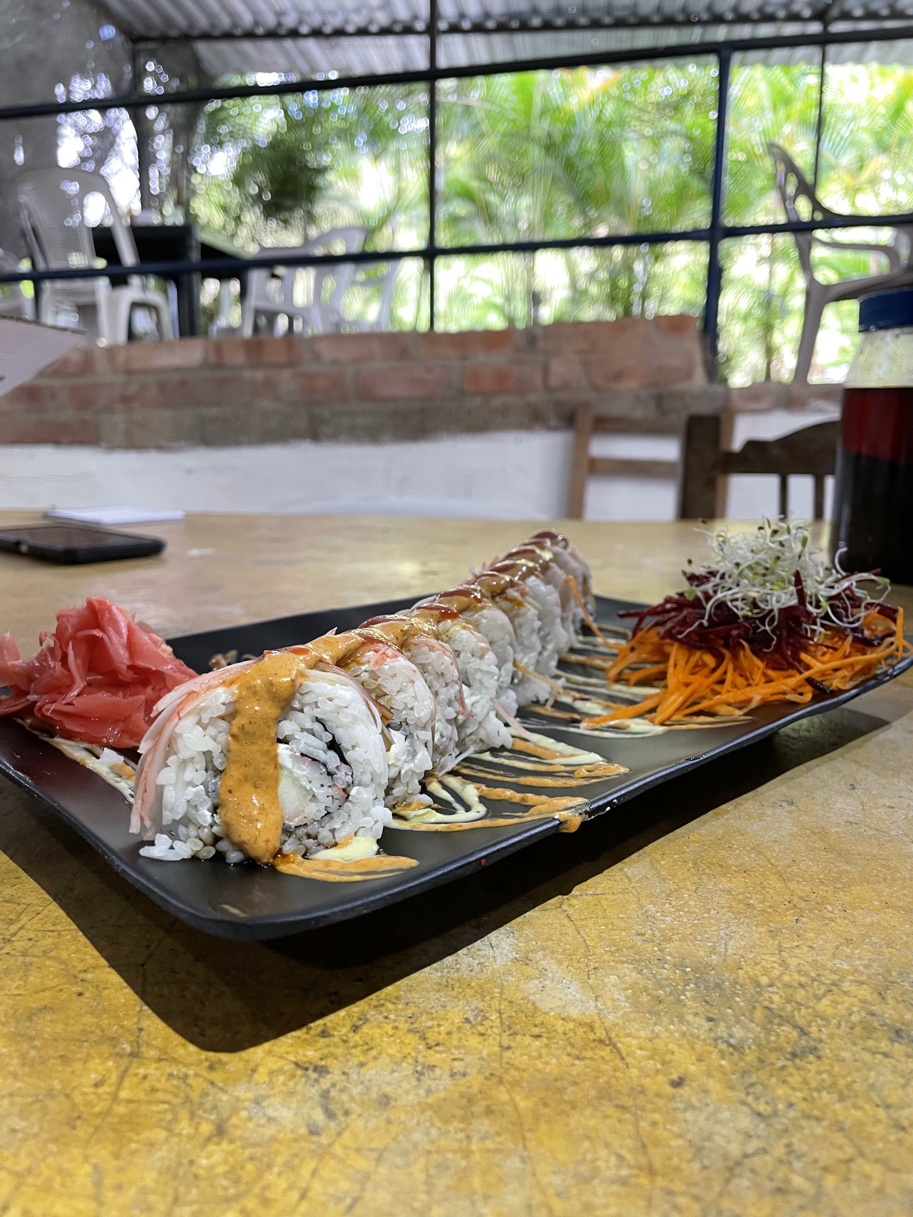 Deli sushi & wings image 3