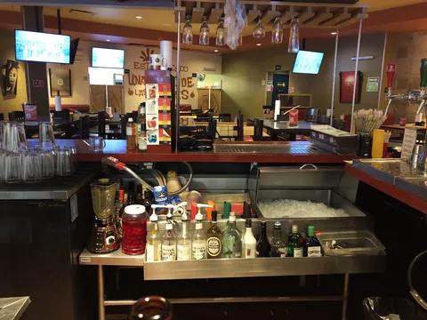 Las Alitas image 1