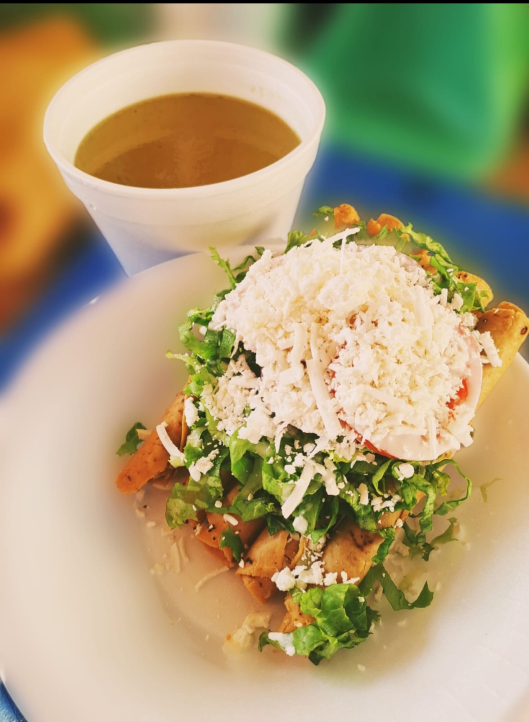 Mandy burgers & algo más image 2