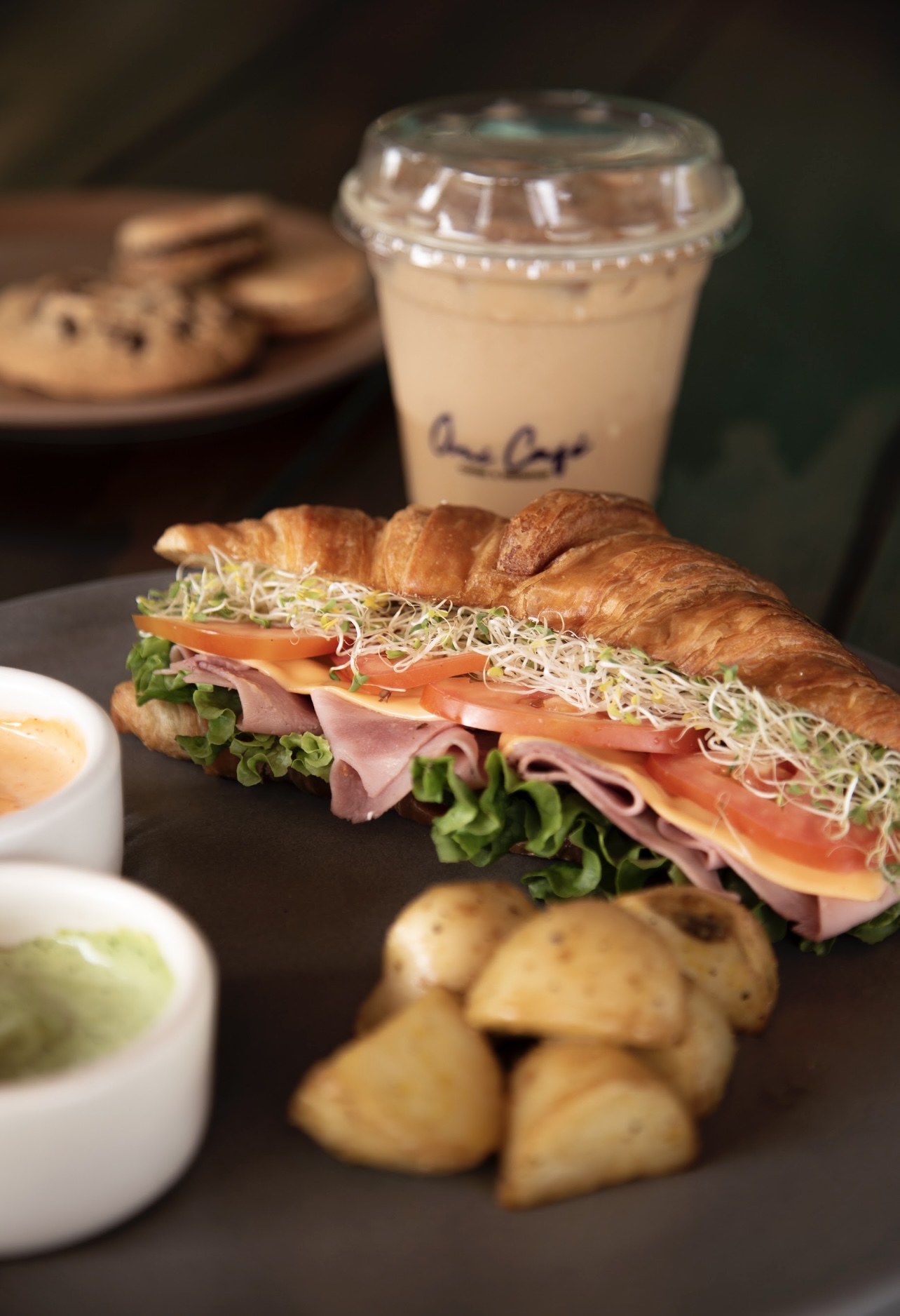 Omi Restaurante image 2