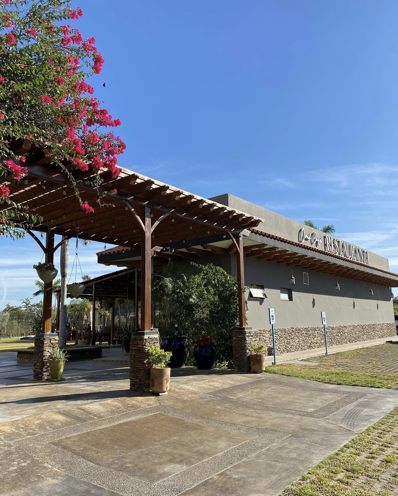 Omi Restaurante image 3