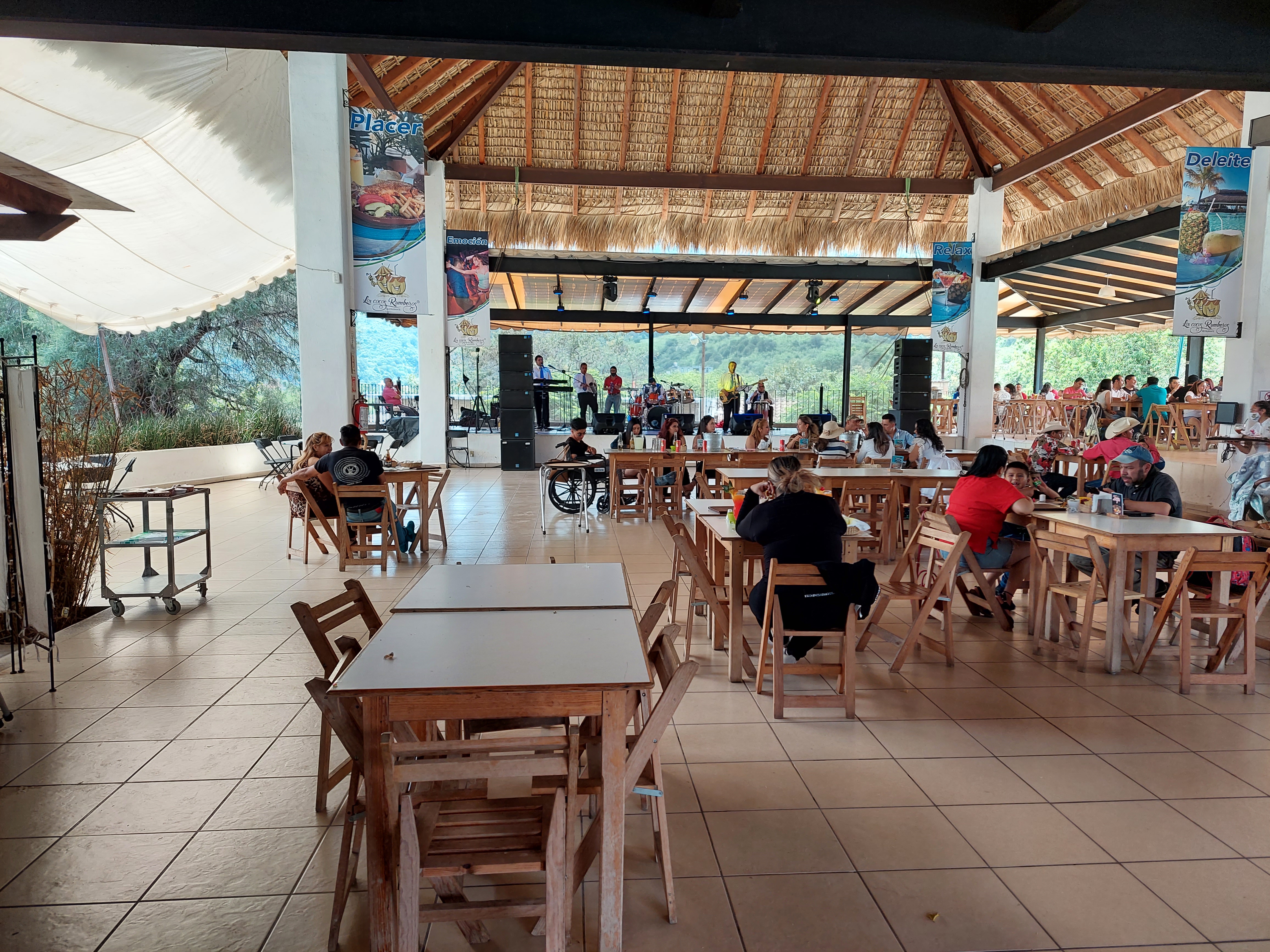 Los Cocos Rumberos image 6