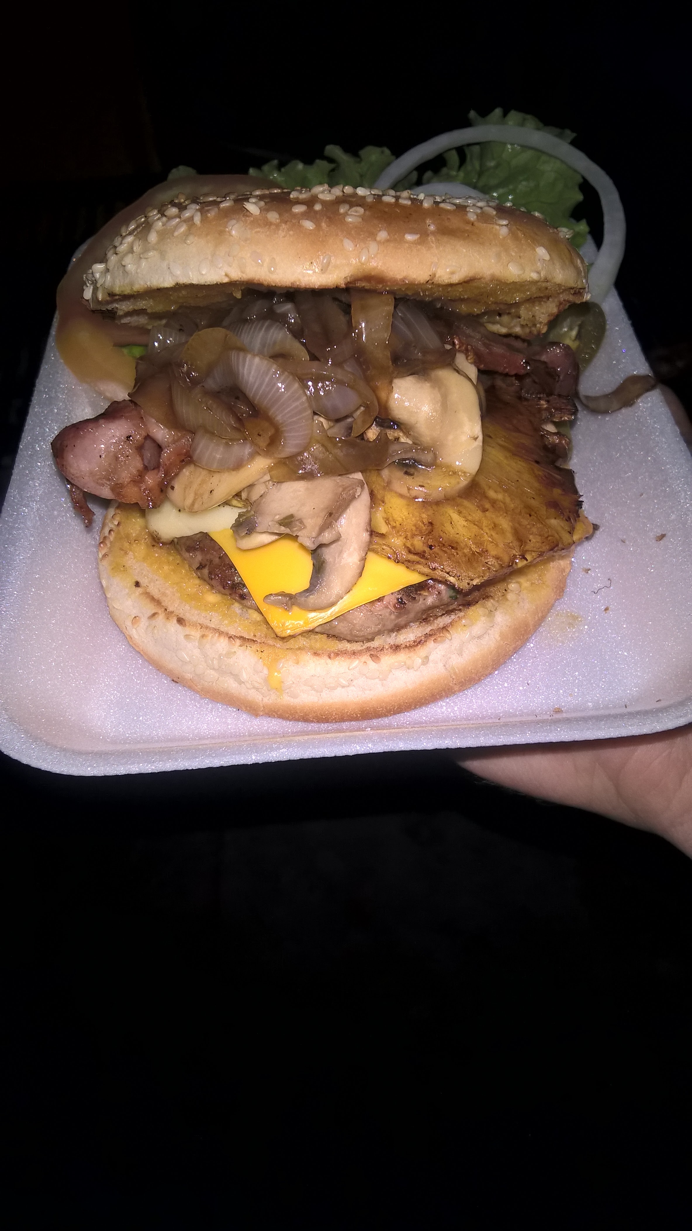 BURGER QUEEN image 4