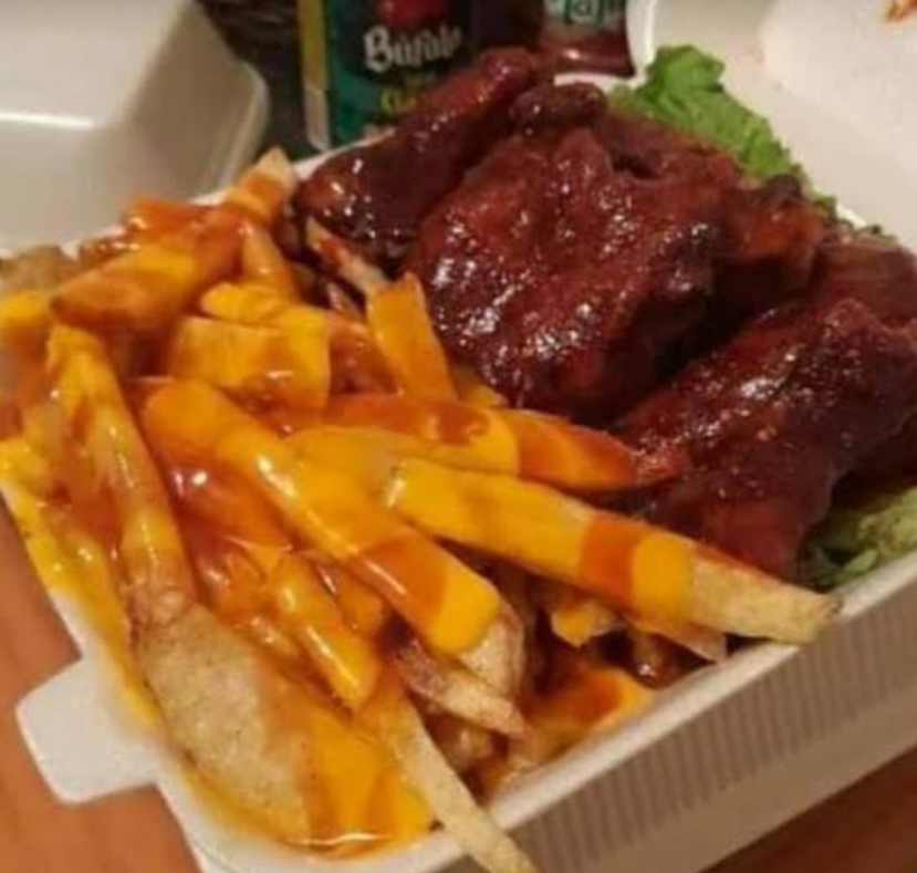 Papas y alitas image 1