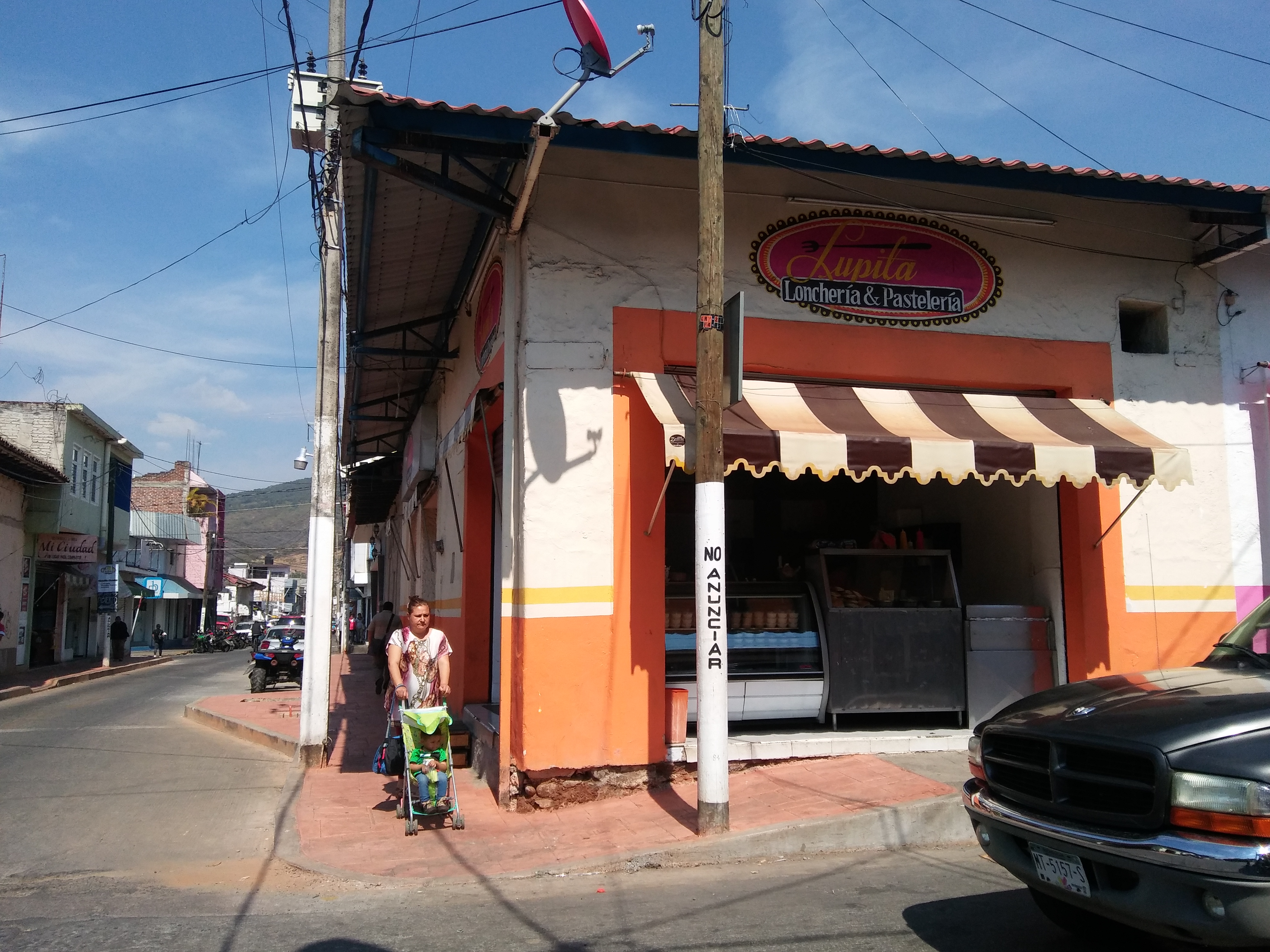 Lupita Loncheria y Pasteleria image 1