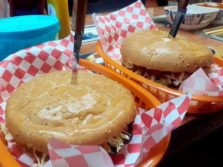 Pa' su mecha alitas y hamburguesas image 4