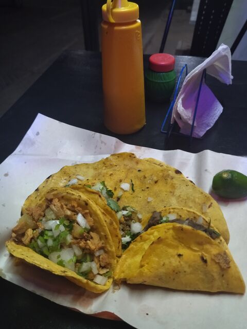 Pa' su mecha alitas y hamburguesas image 7