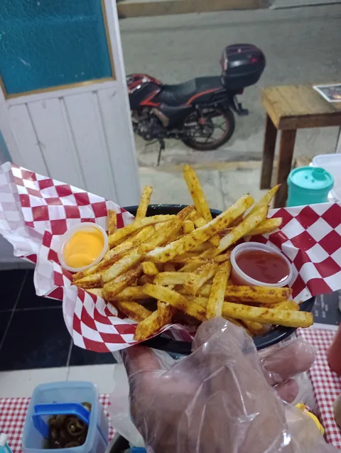 WALDOS'S FRIES image 7