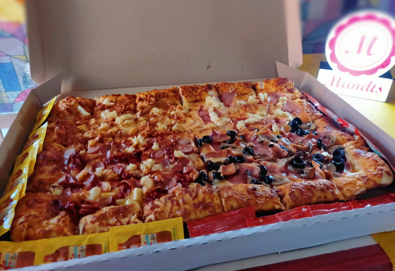 Mandis Pizzería y Panadería image 7