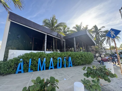 Almadía image 5