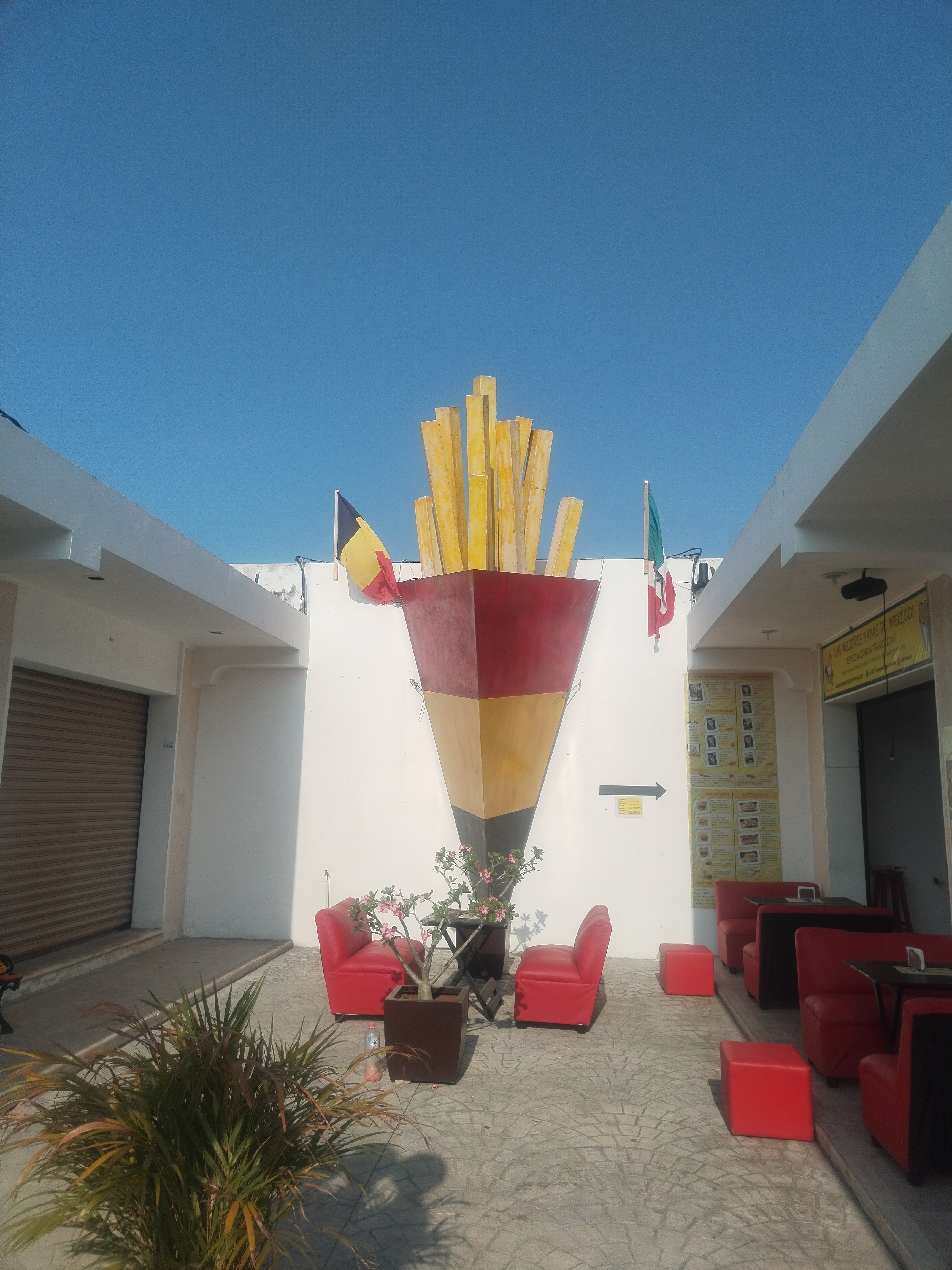 La Frit' El sabor de Bélgica Yucatán - Progreso image 1