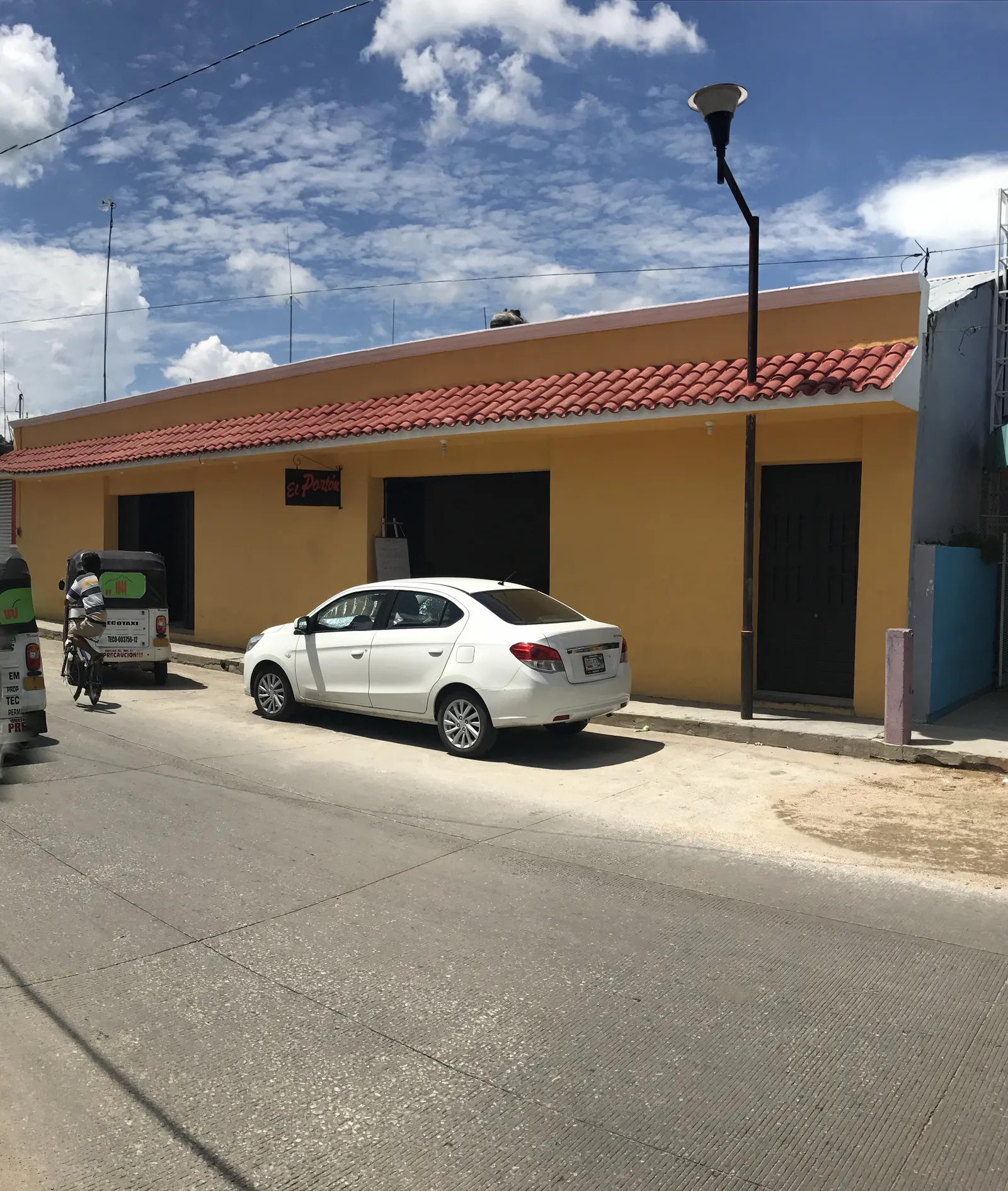 El Portón image 7