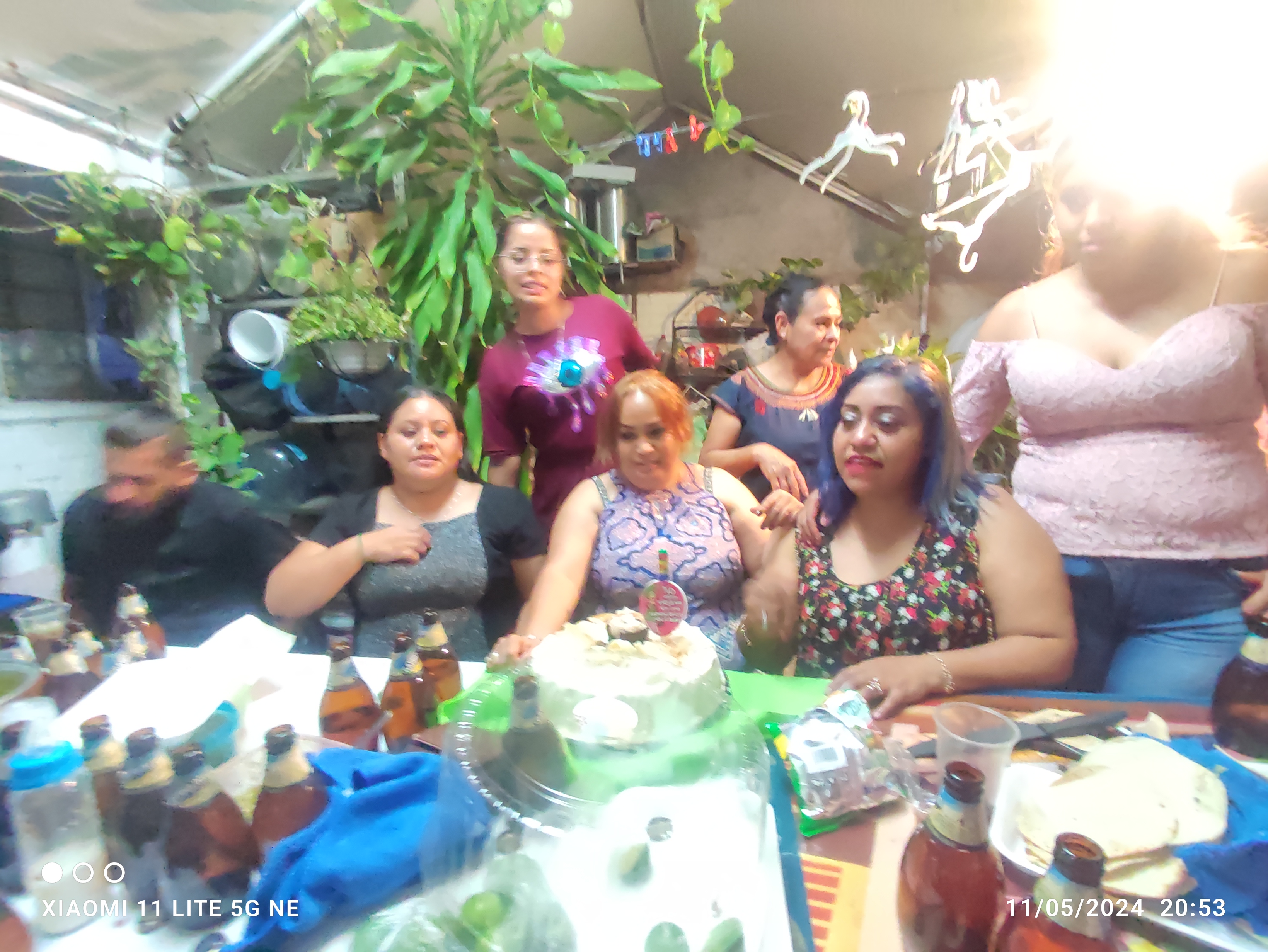 El Baruyo Meat & Drinks image 10