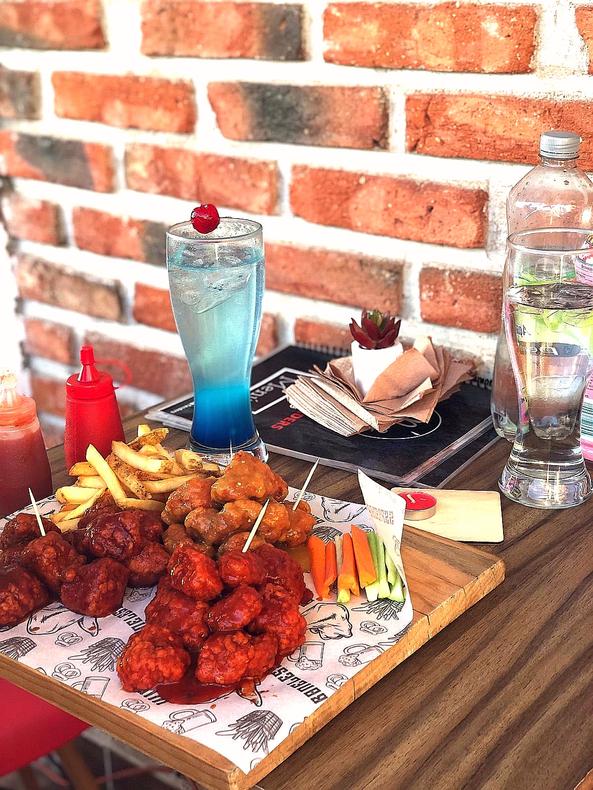 JR's Wings & Tenders image 2