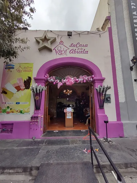 La Casa de la Abuela Jardín image 6