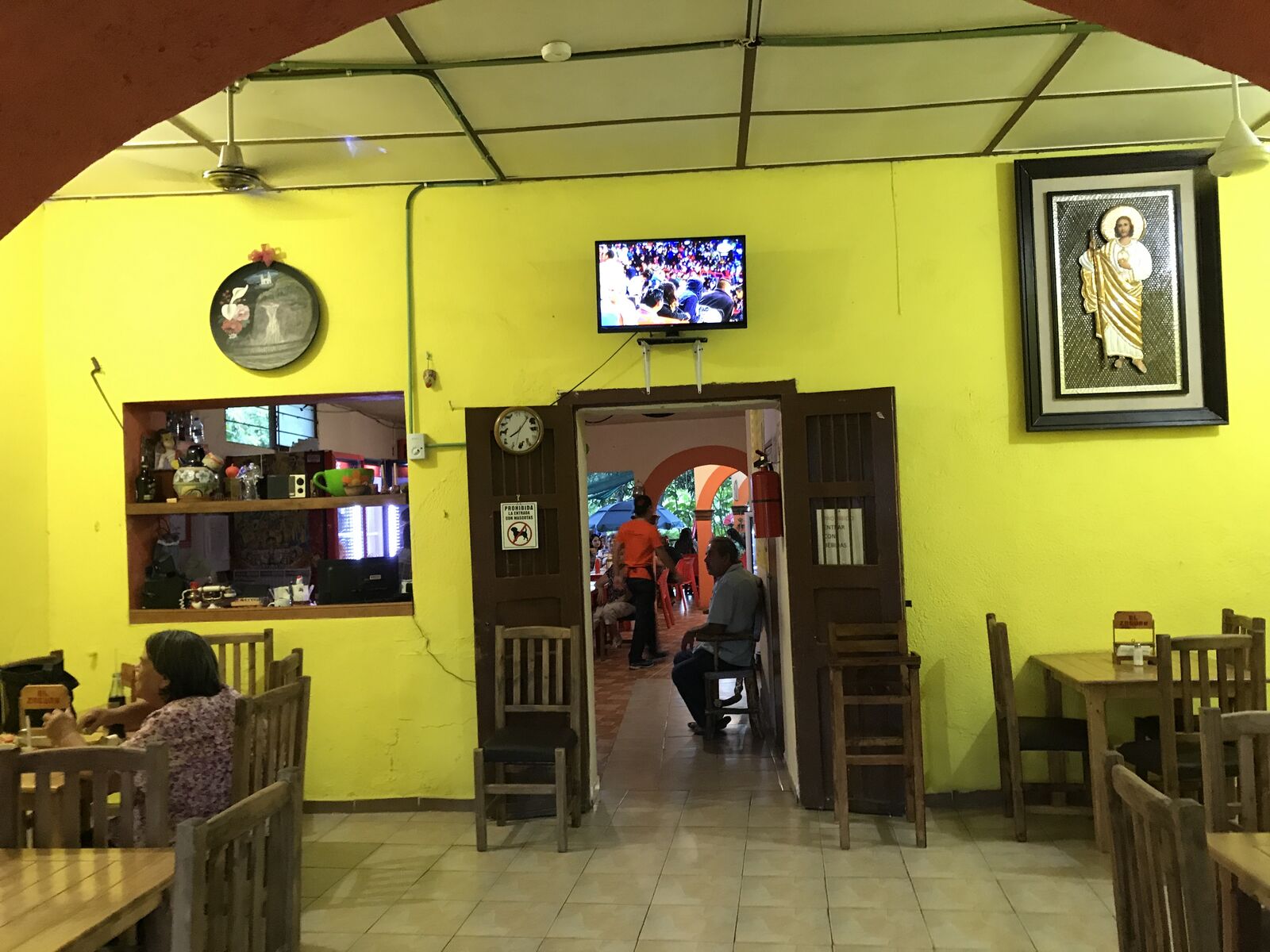 El Zaguan image 1