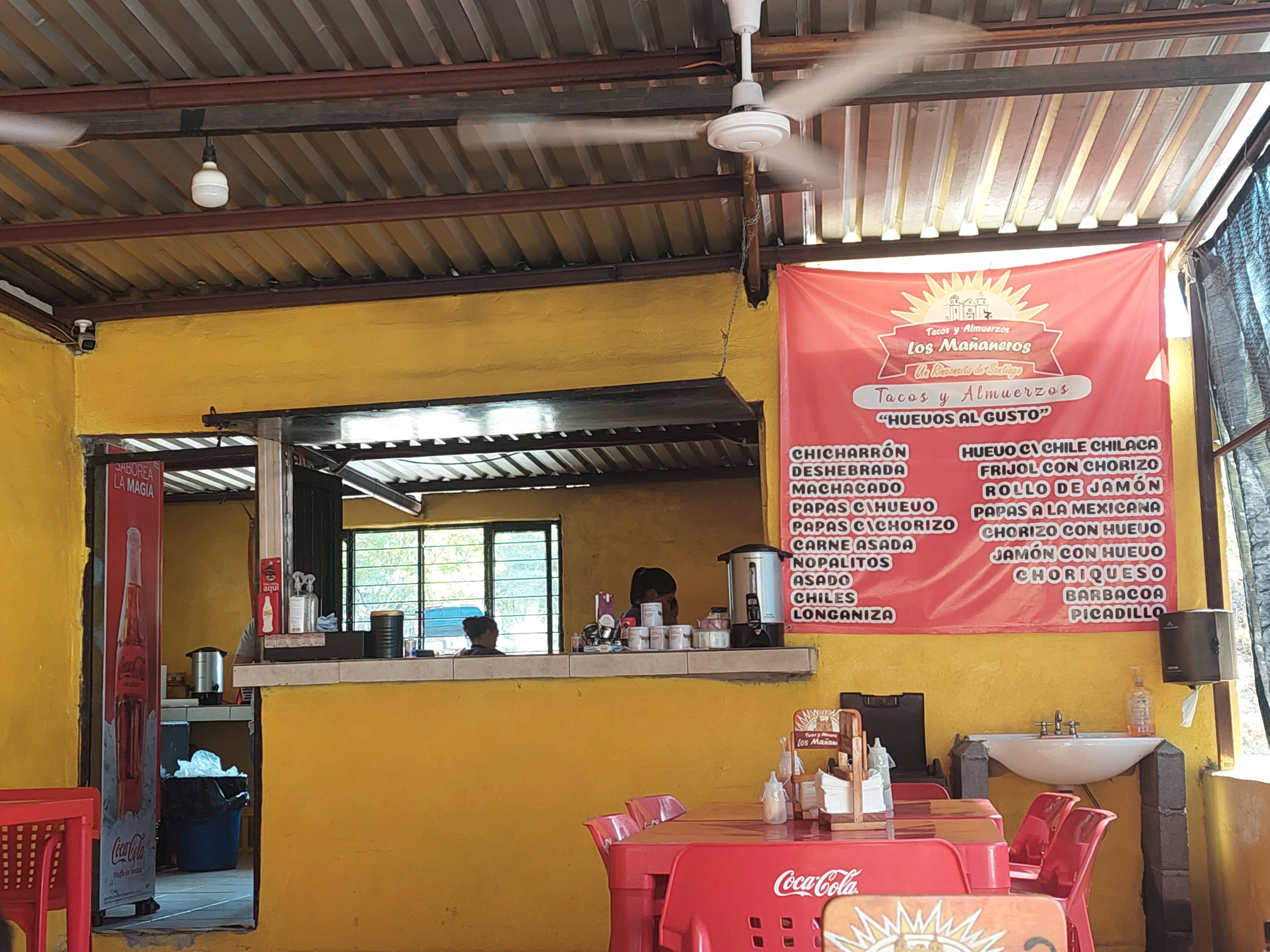 Tacos Y Almuerzos Los Mañaneros image 3