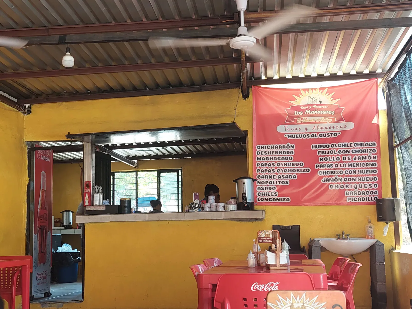Tacos Y Almuerzos Los Mañaneros image 3