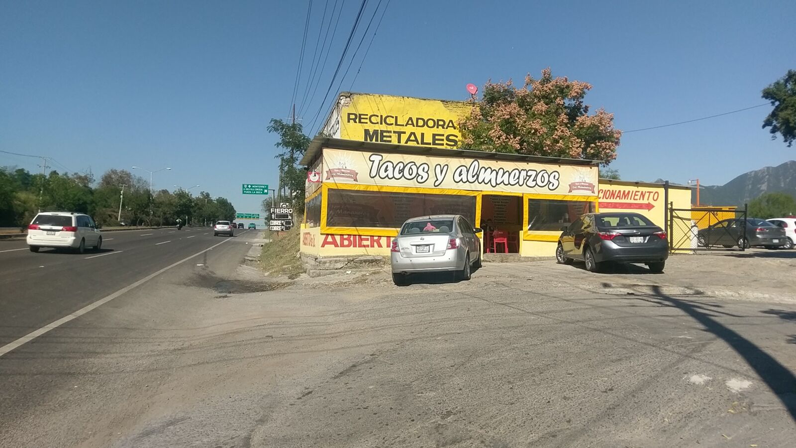 Tacos Y Almuerzos Los Mañaneros image 9