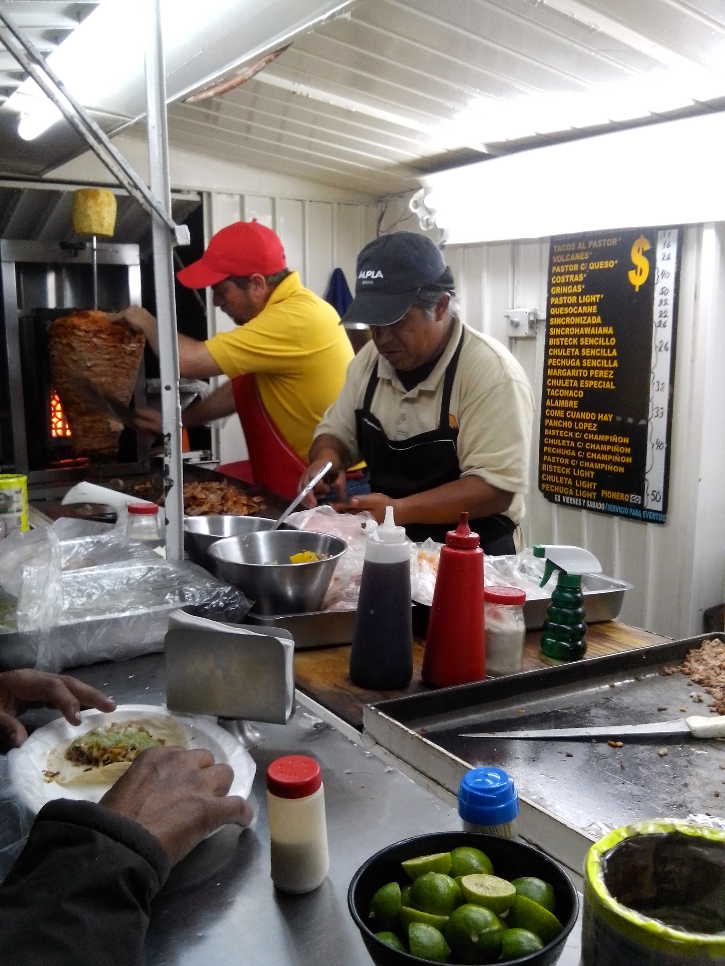 Taquería Los Parientes image 1